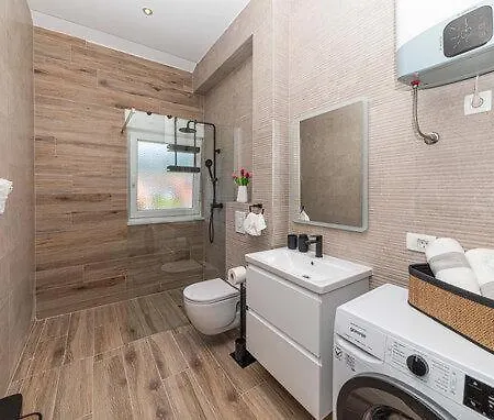 Kornelija Apartamento *