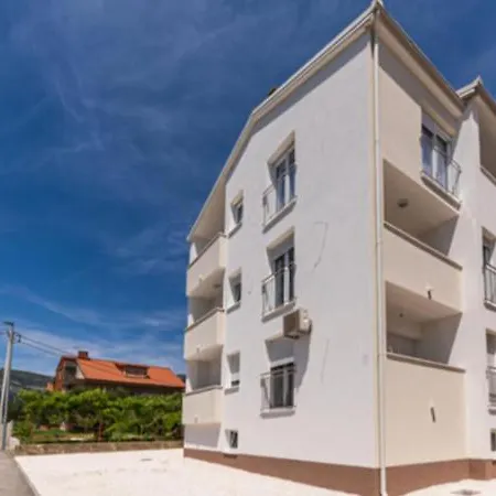 Kornelija Apartamento Kaštela