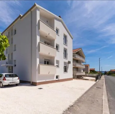 Kornelija Apartment Kastela