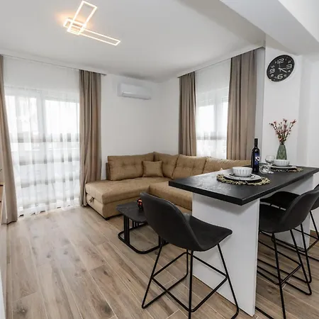 Kornelija Apartment Kastela