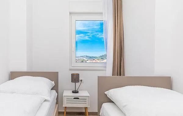 Kornelija * Kaštela
