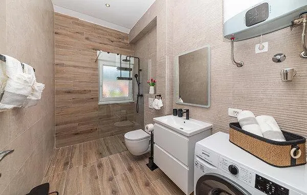 Kornelija Apartament *