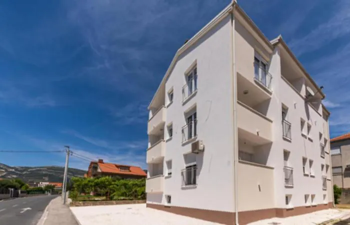 Kornelija Apartament Kaštela
