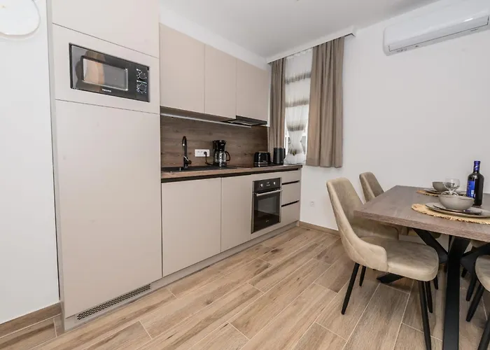 Kornelija Apartament *